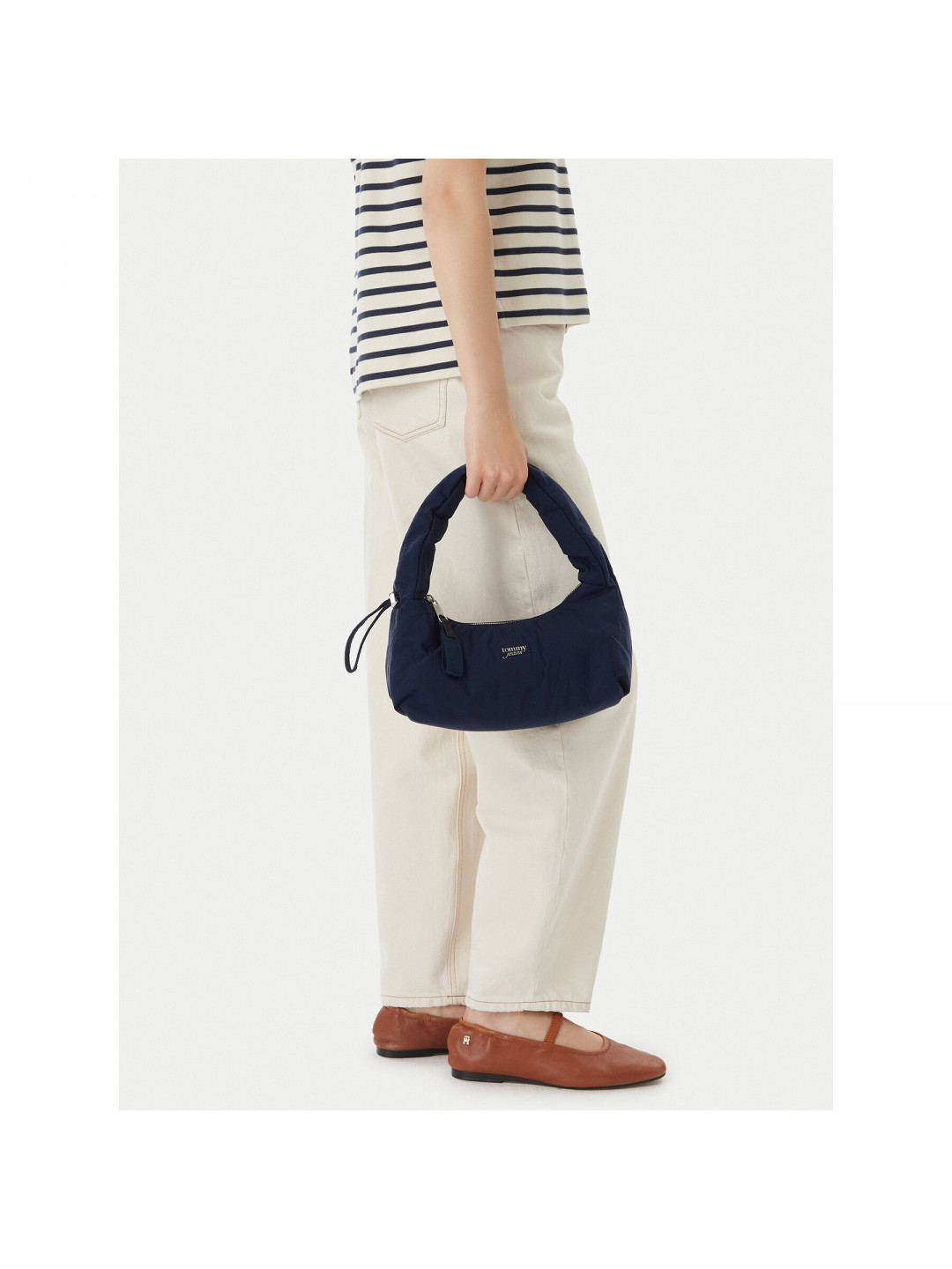 Kabelka Tommy Jeans Metal Logo Padded Strap Shoulder Bag AW0AW18583 Tmavomodrá